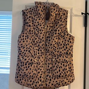 NWT Crown & Ivy Puffer Vest. Size M.